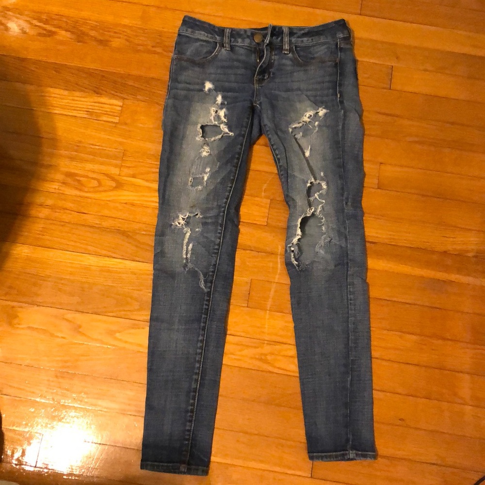 Ripped American Eagle super stretch jeggings